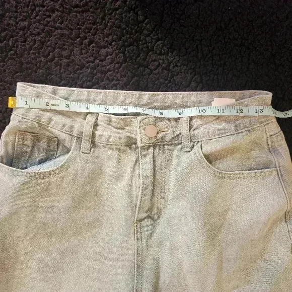 SHEIN Distressed Light Wash Jeans - Picture 2 of 6